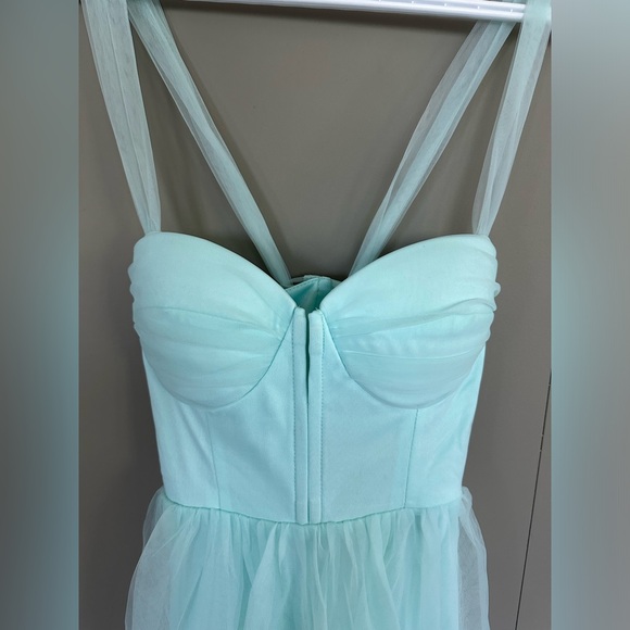 Surreal Lace-Up Back Tulle Midi Dress - Selfie Leslie - Picture 4 of 8